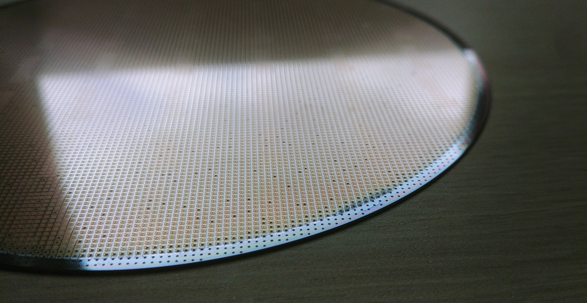 Silicon wafer with die grid
